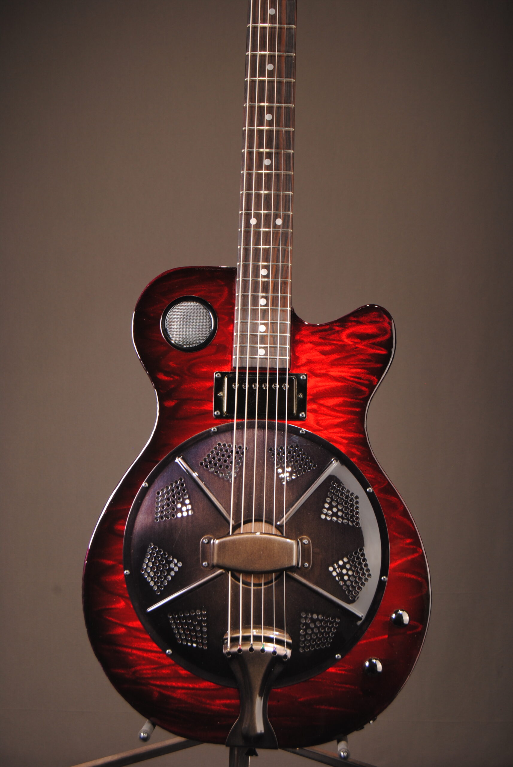 Mercury Lab Guitars Resolution with ruby shimmer fade finish